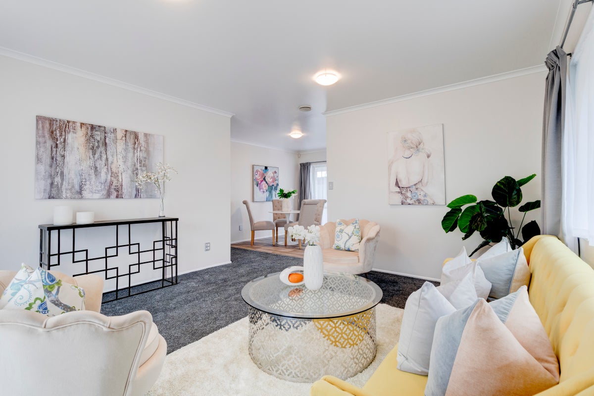 2/11 Solveig Place, Randwick Park, Auckland - Carousel 1