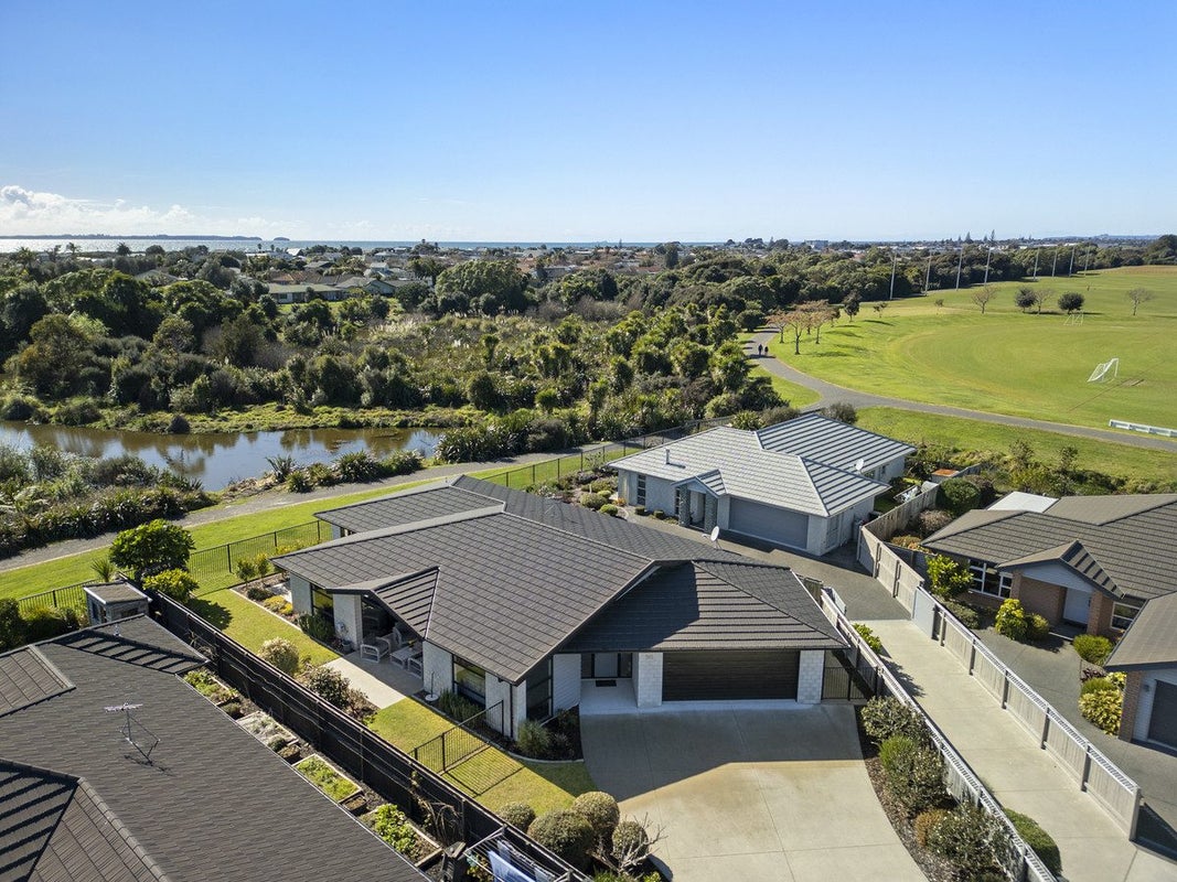 38 Drabble Crescent, Papamoa Beach, Papamoa - Carousel 1