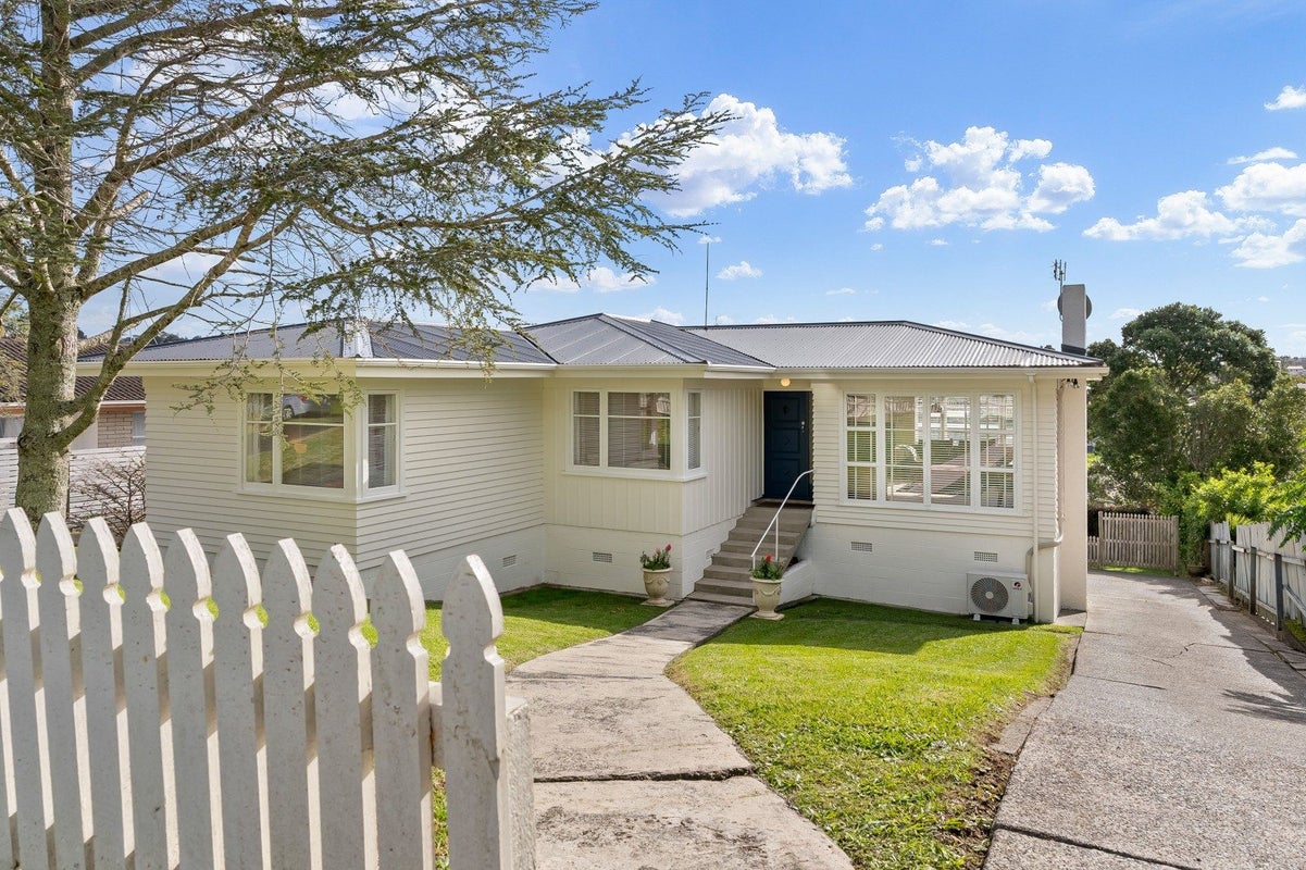 43 Alton Avenue, Hillcrest, Auckland - Carousel 1