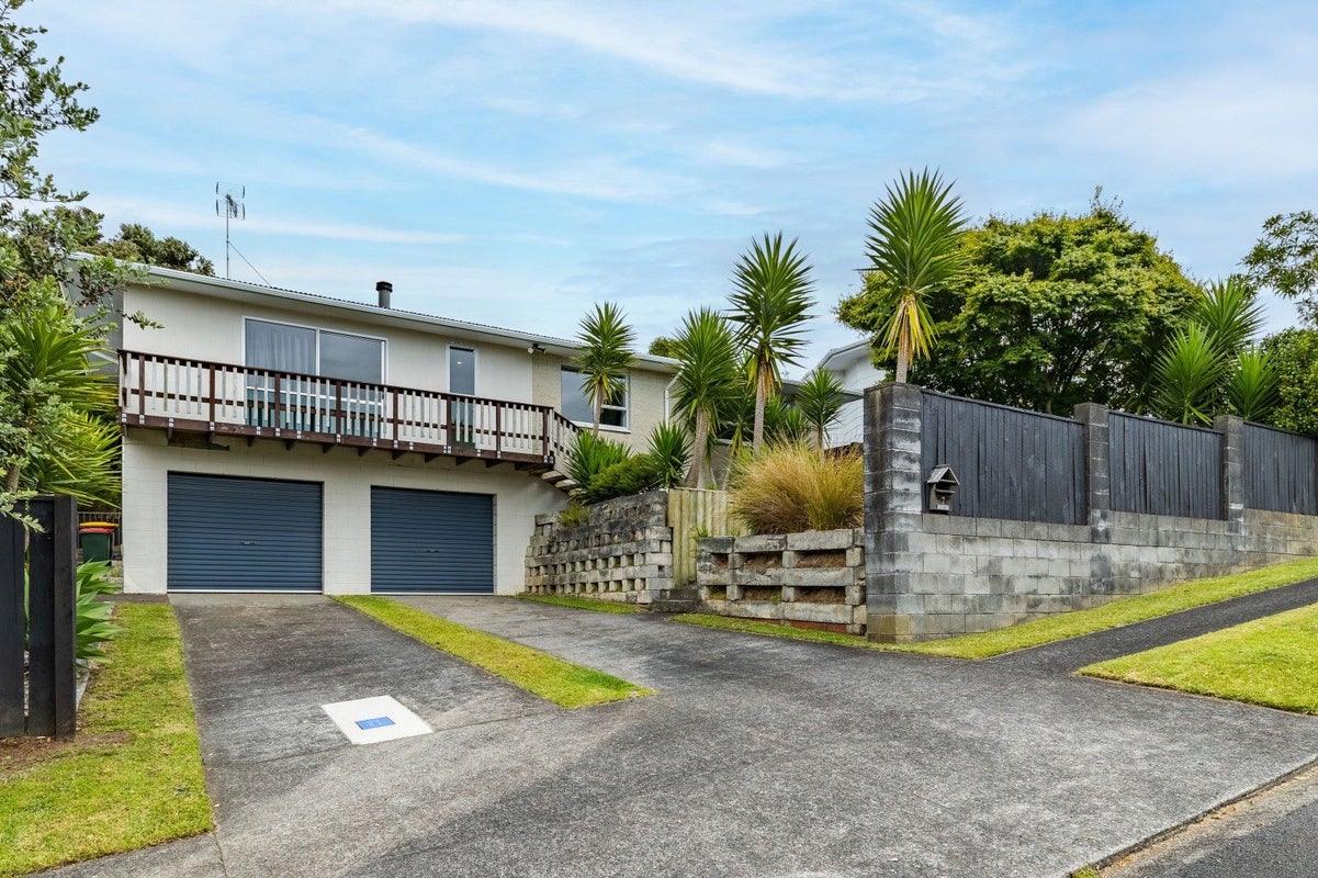 7 Te Ngaere Place, Merrilands, New Plymouth - Carousel 1