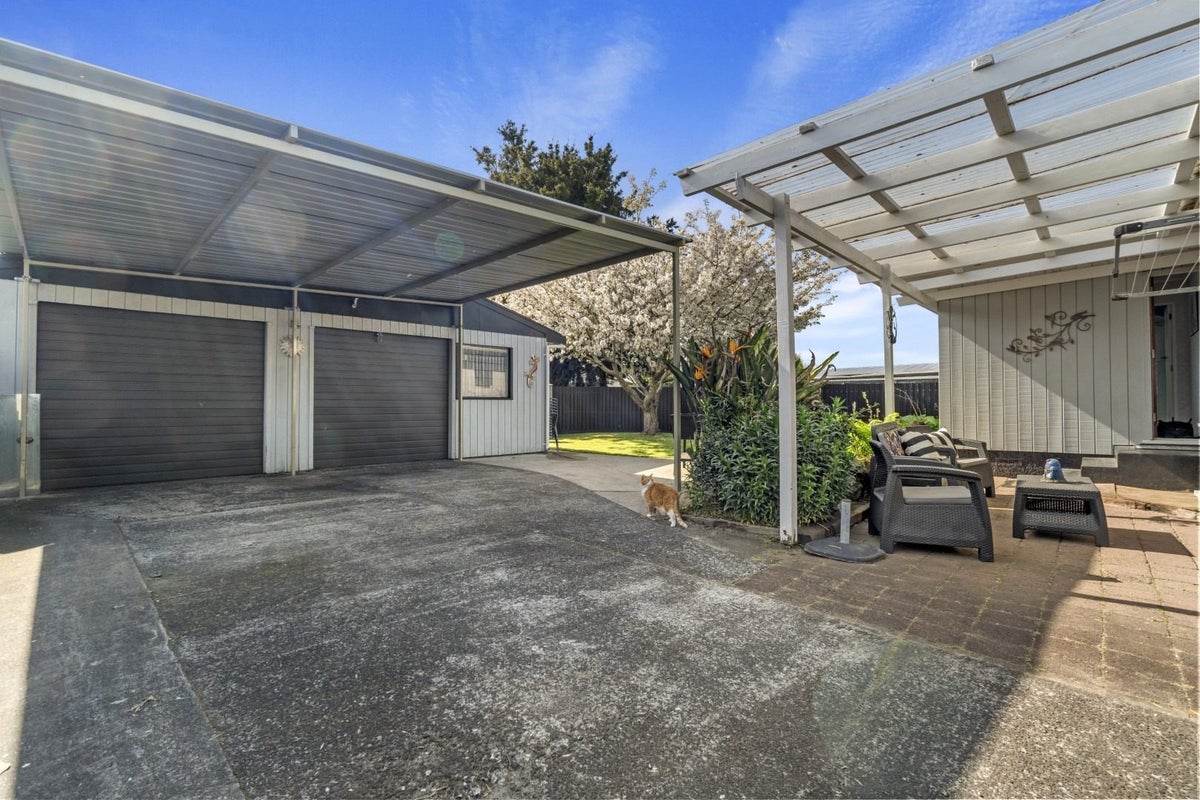 74 Oakfield Crescent, Pukete, Hamilton - Carousel 2