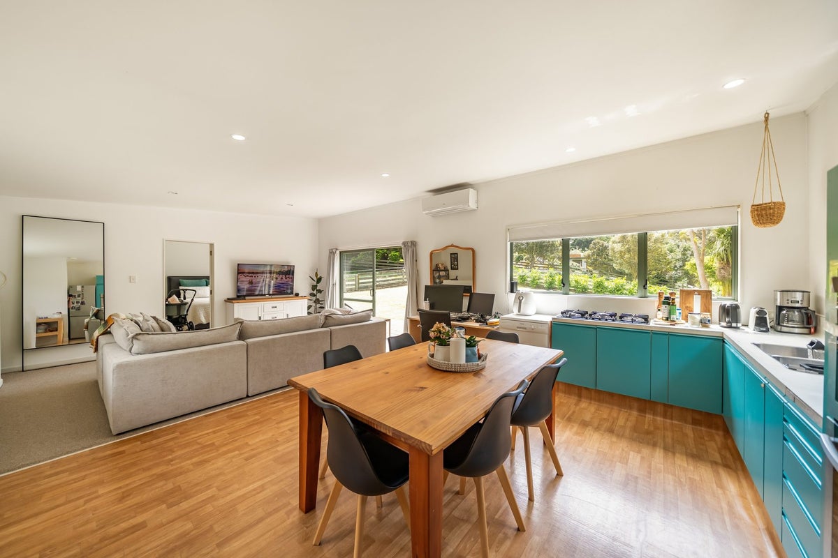 97A Coroglen Rise, Pukerua Bay, Porirua - Carousel 2