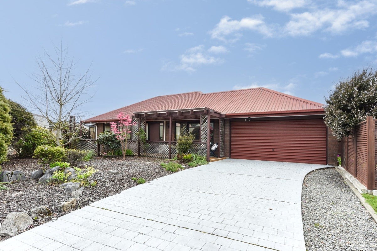 6 Helena Way, The Wood, Nelson - Carousel 1