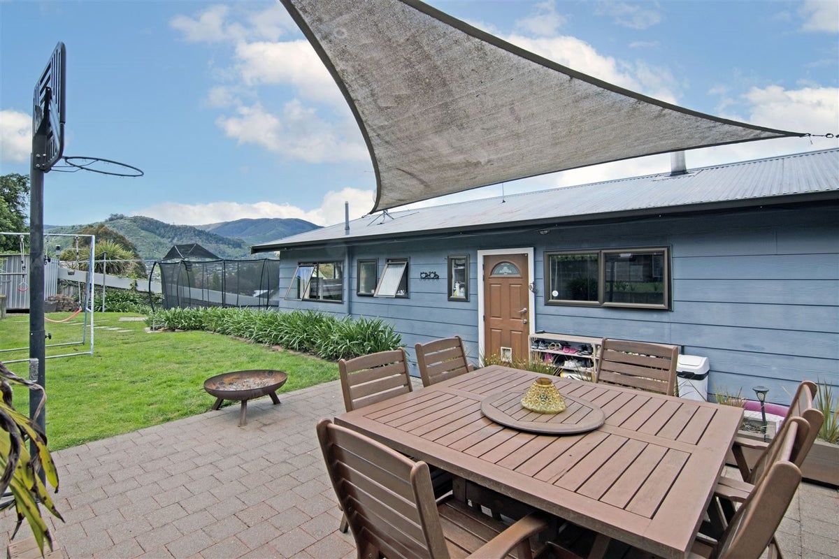 4 Chamboard Place, Washington Valley, Nelson - Carousel 2