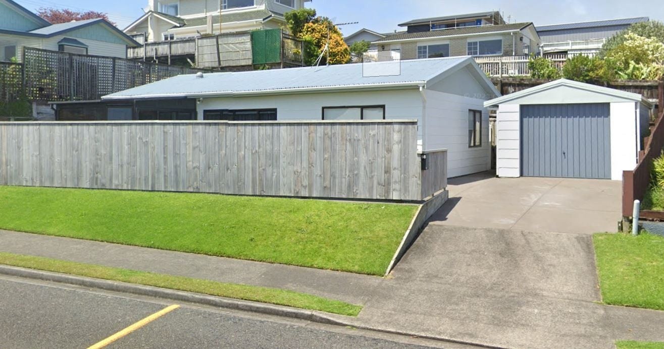 68 Waiwaka Terrace, Strandon, New Plymouth - Carousel 1