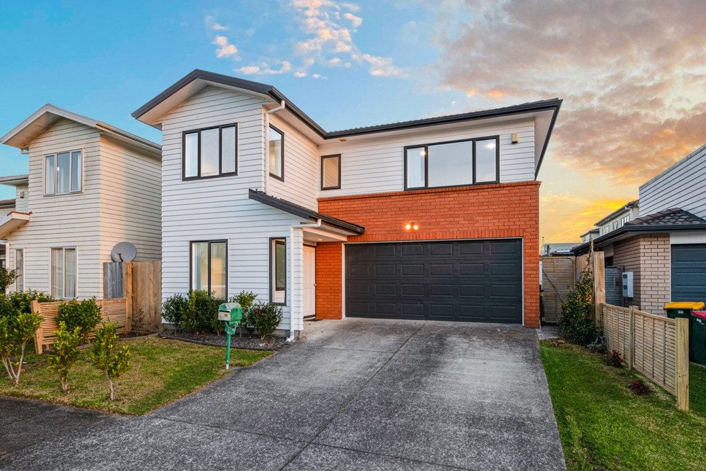 3 Magnolia Place, Flat Bush, Auckland - Carousel 2