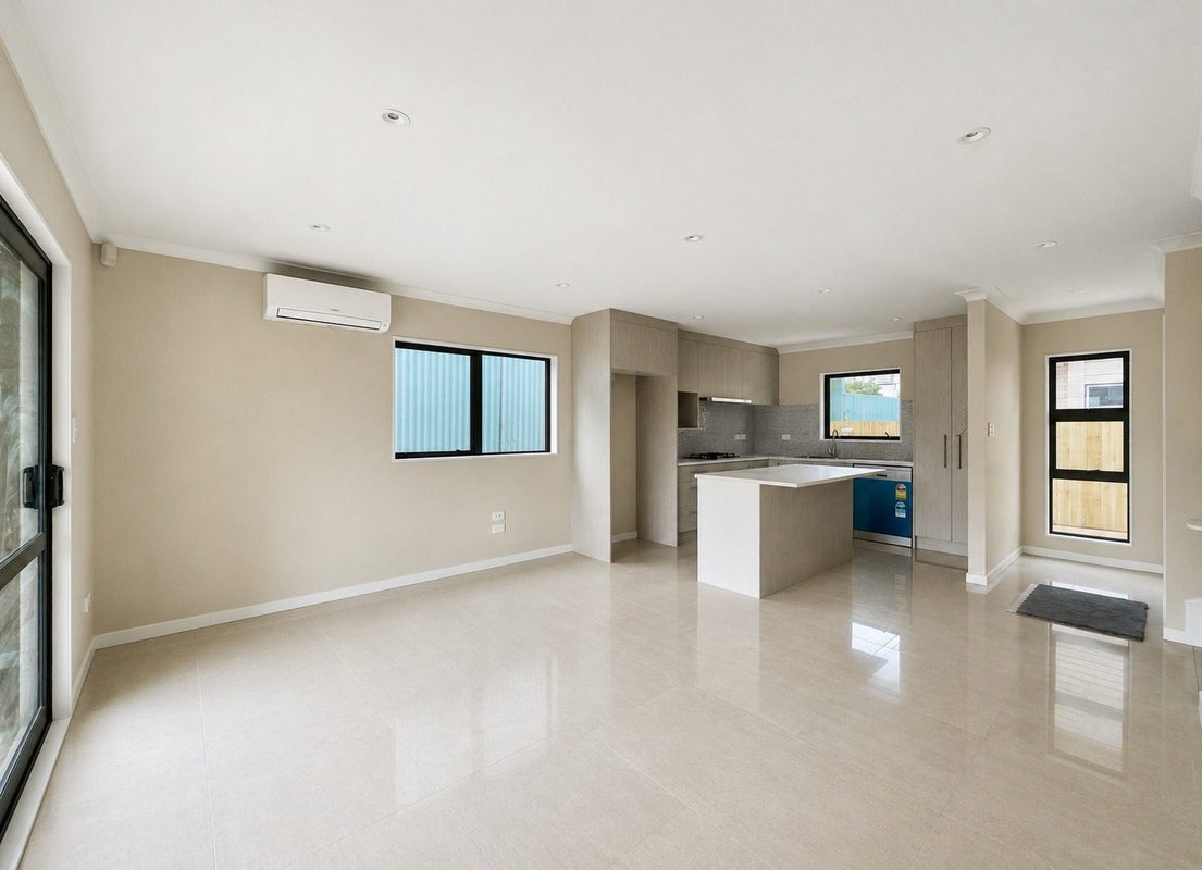 8B Kelvyn Grove, Hillpark, Auckland - Carousel 2