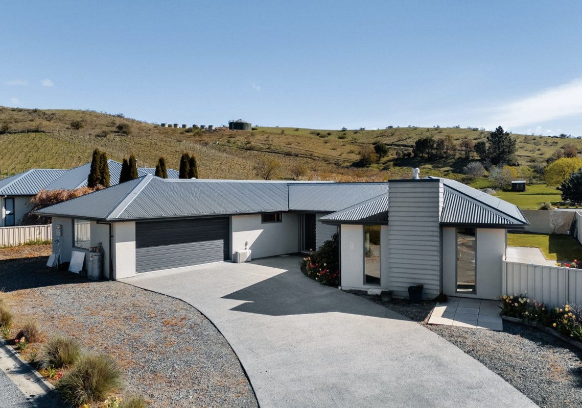 9 Pinot Noir Court, Omarama, Omarama - Carousel 1