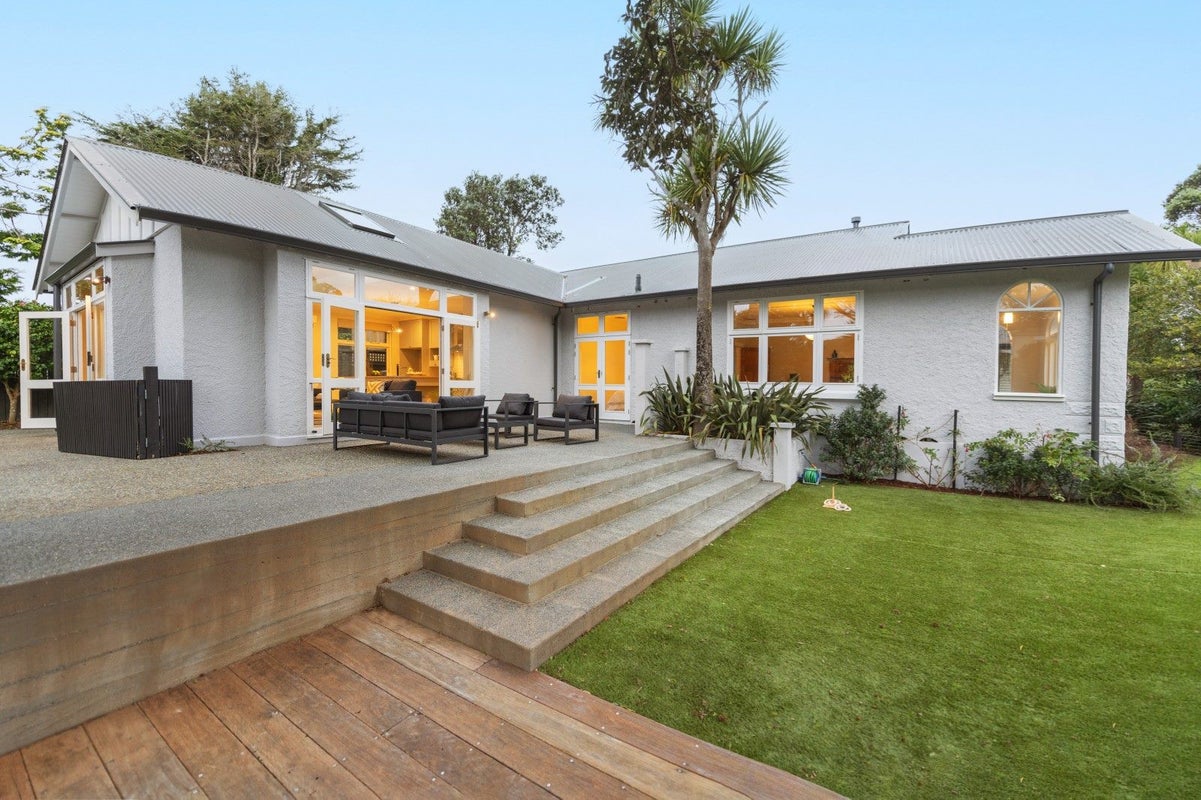 36 Nottingham Street, Karori, Wellington - Carousel 1