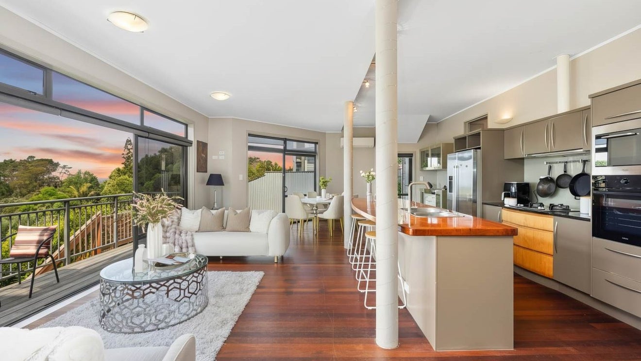 937A East Coast Road, Torbay, Auckland - Carousel 1