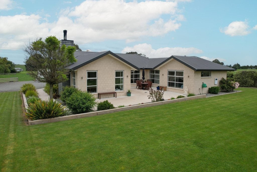 6A Essex Street, Weston, Oamaru - Carousel 1