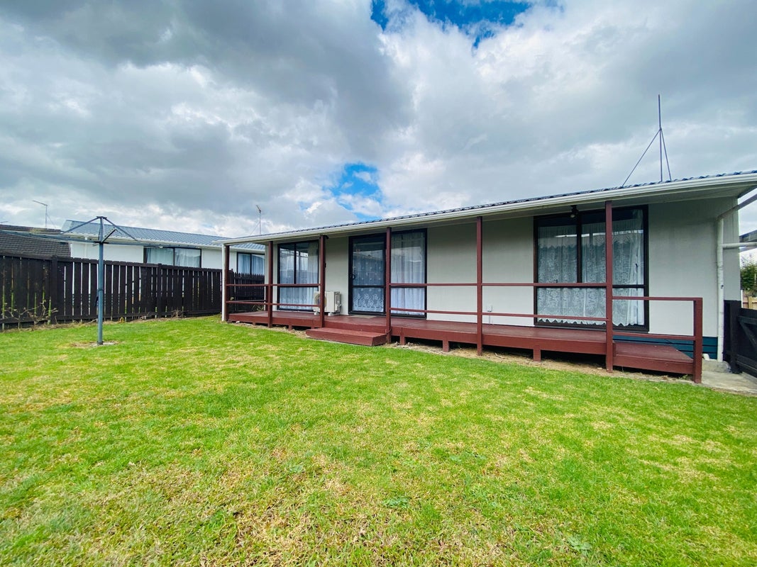 1/11 Nearco Street, Randwick Park, Auckland - Carousel 1