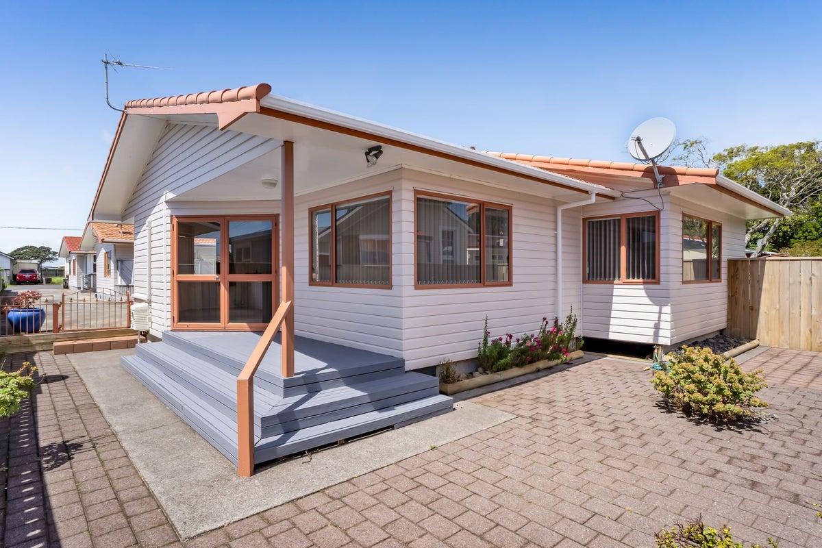 1/18 Darnell Street, Fitzroy, New Plymouth - Carousel 1