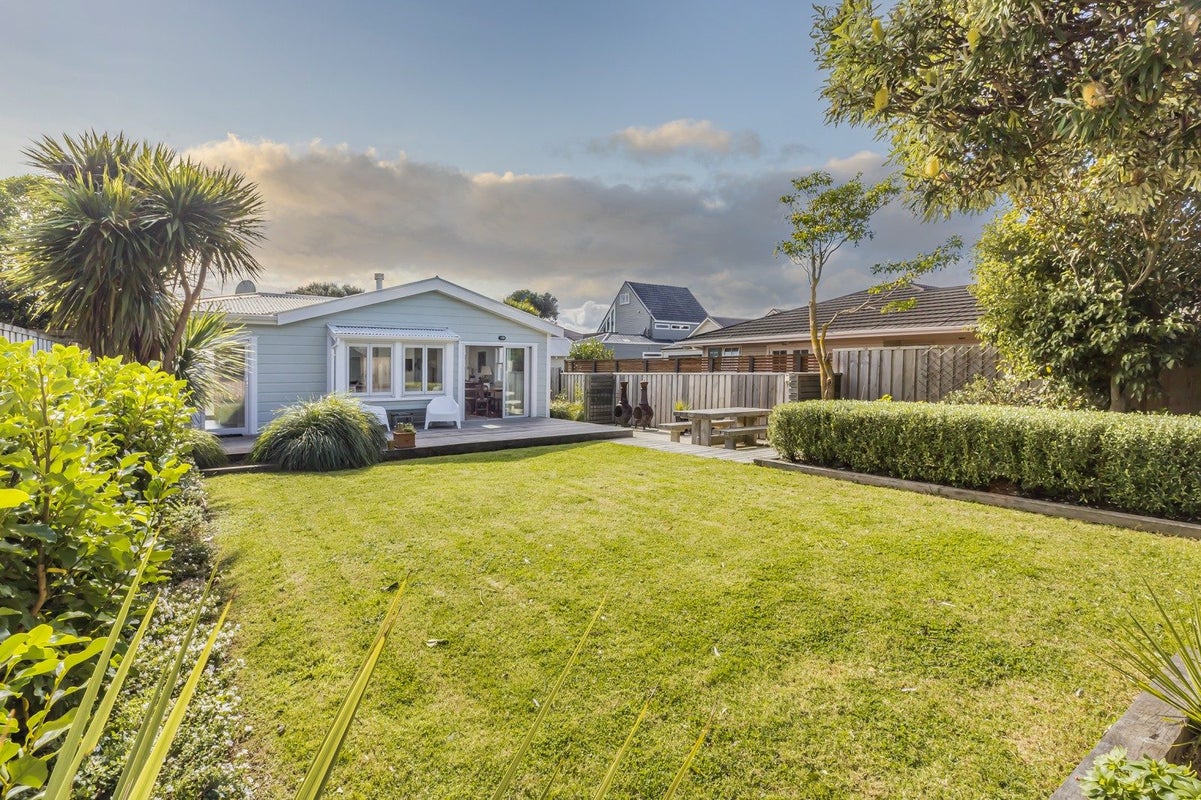 6 Monro Street, Seatoun, Wellington - Carousel 1