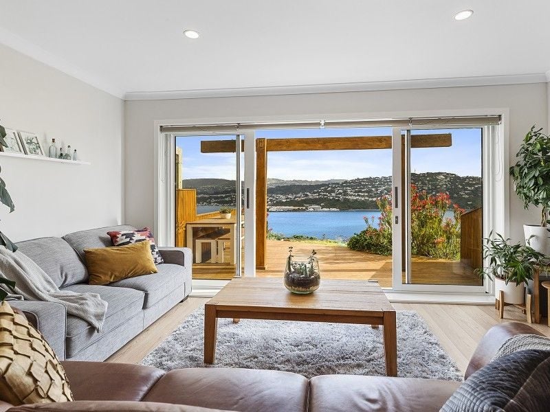 127 Akaroa Drive, Maupuia, Wellington - Carousel 2