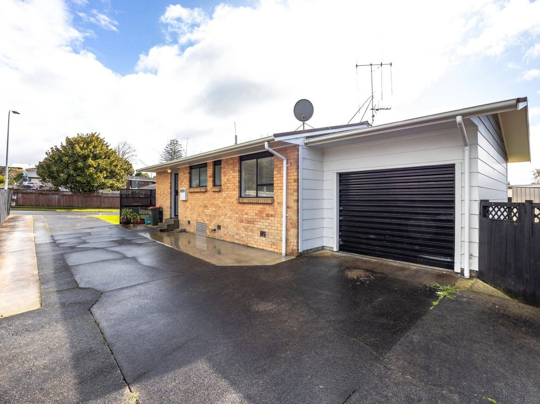 58 Aurora Terrace, Hillcrest, Hamilton - Carousel 2