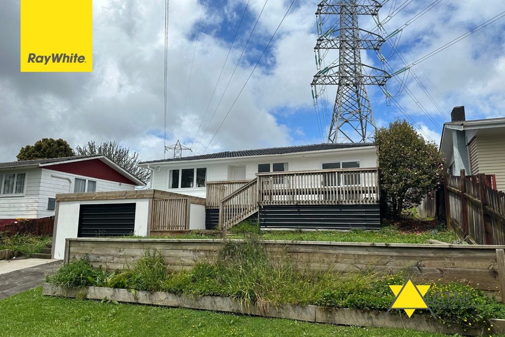 23 Arlette Place, Massey, Auckland - Carousel 1