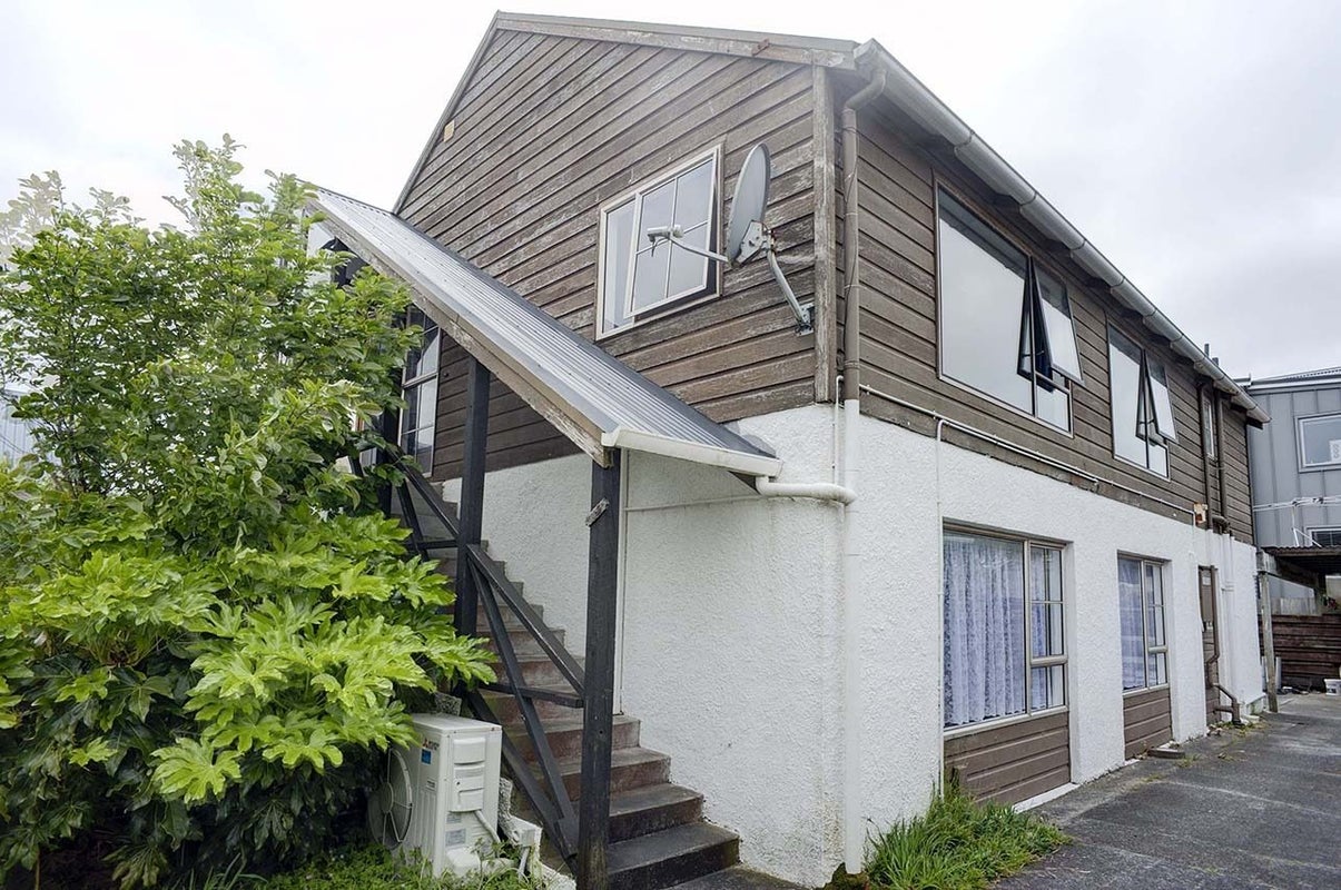 4F Earp Street, Johnsonville, Wellington - Carousel 1