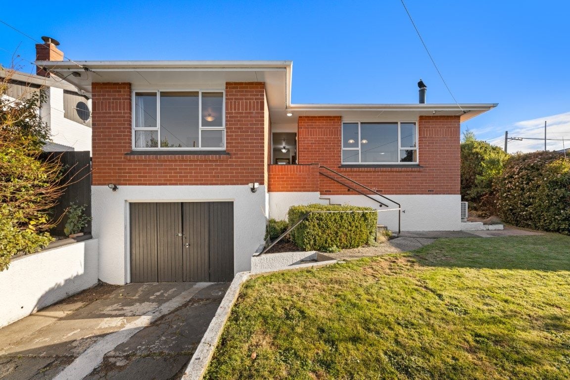 23 Elwyn Crescent, Green Island, Dunedin - Carousel 2