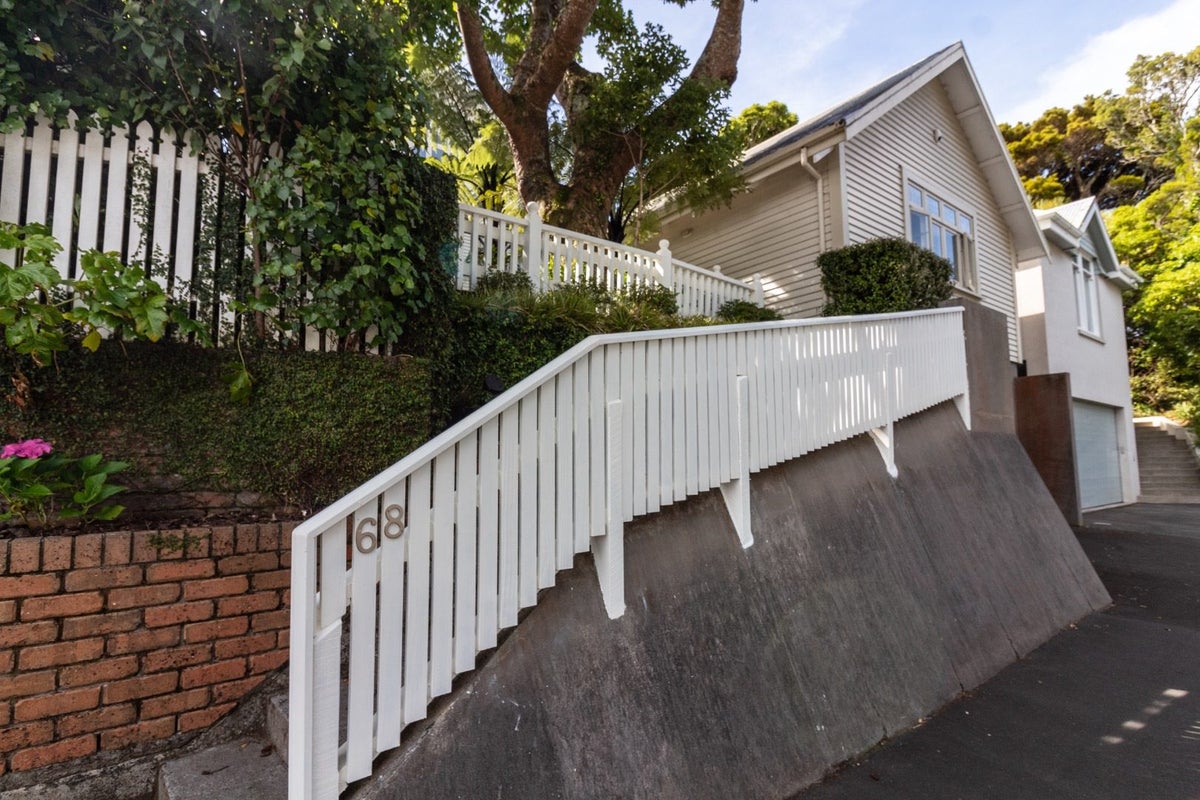 68 Homewood Avenue, Karori, Wellington - Carousel 1