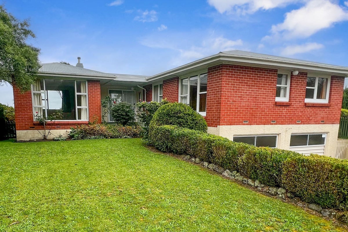 5 Hugh Avenue, Hamurana - Carousel 30