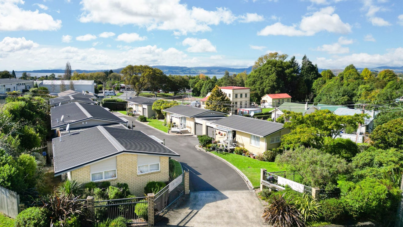 16 Western Road, Ngongotaha, Rotorua - Carousel 1