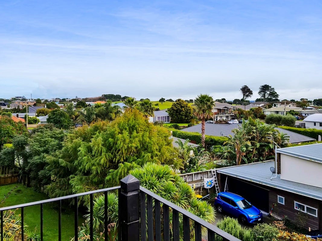5 Chatswood Grove, Fitzroy, New Plymouth - Carousel 1
