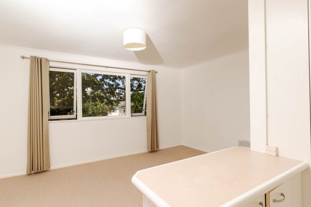 1/40 Haverstock Road, Sandringham, Auckland - Carousel 1