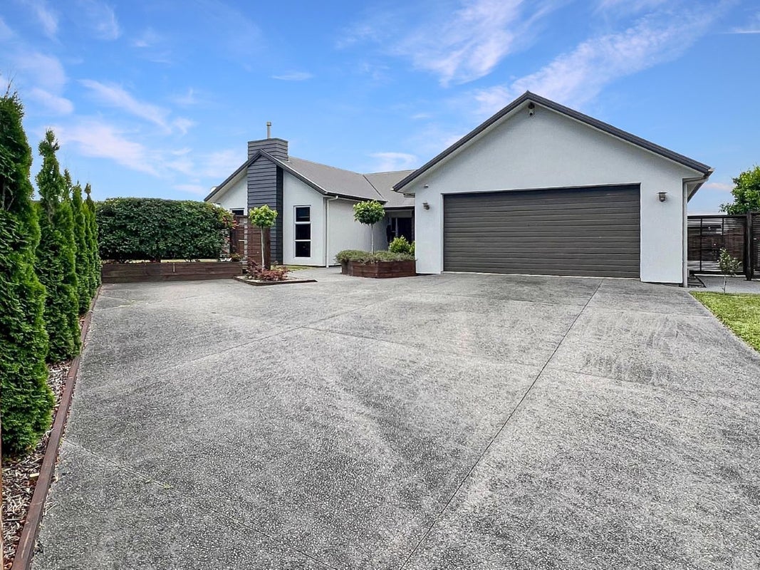 3 Ripple Lane, Flagstaff, Hamilton - Carousel 1