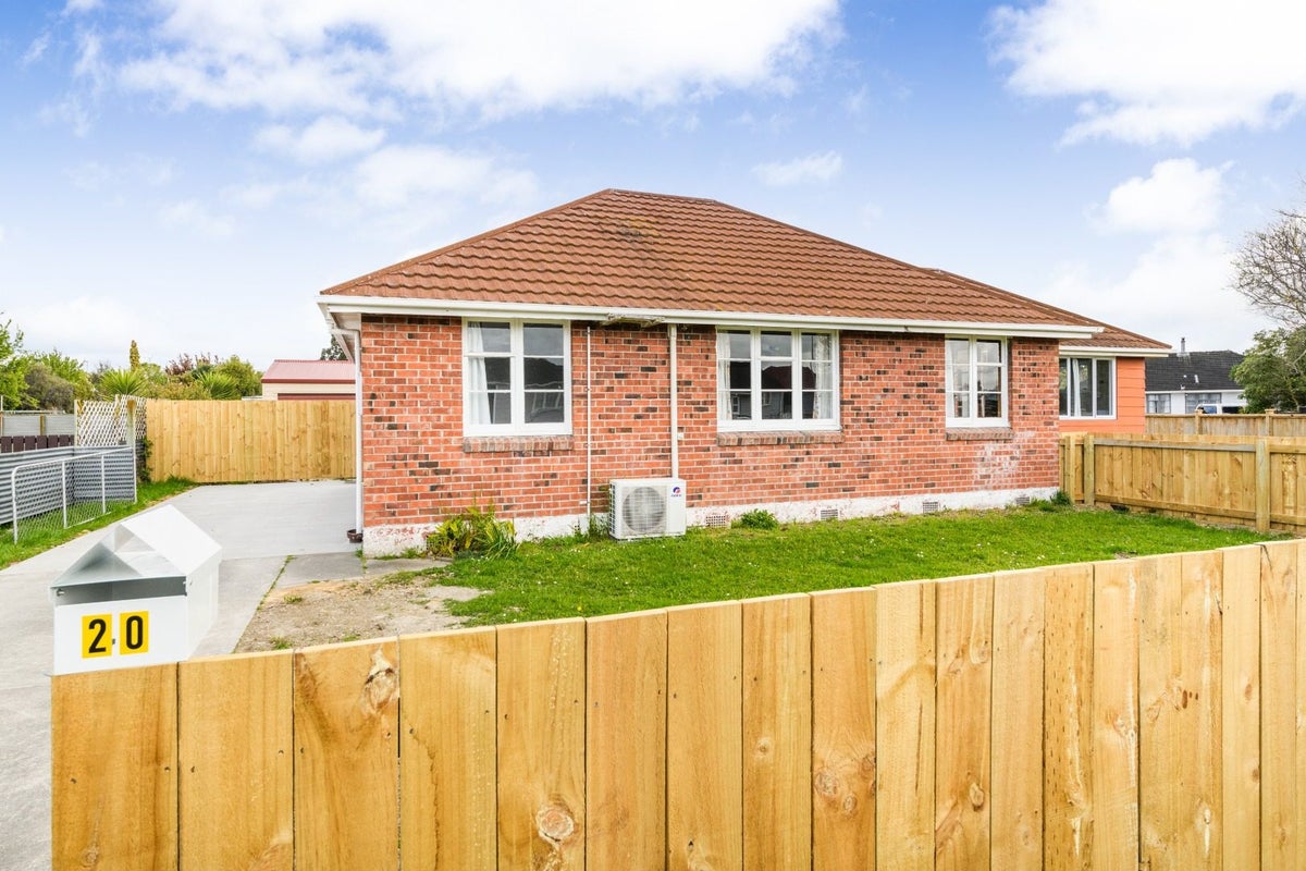 20 Upham Terrace, Roslyn, Palmerston North - Carousel 1