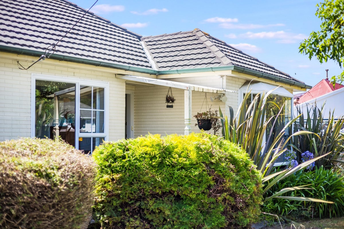 50 Totara Street, Wainuiomata, Lower Hutt - Carousel 2