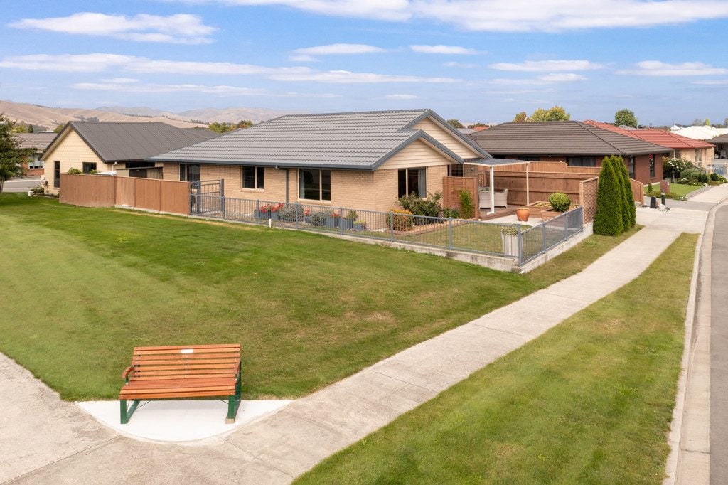 12 Korari Grove, Redwoodtown, Blenheim - Carousel 1