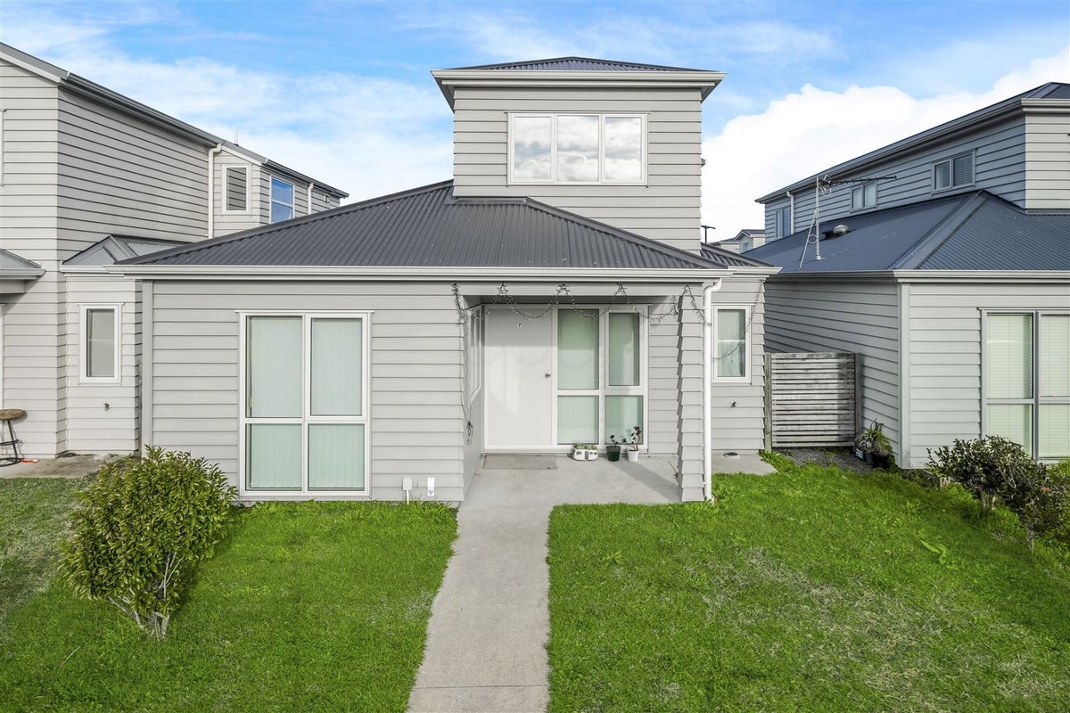 7 Divide Loop, Takanini, Auckland - Carousel 2