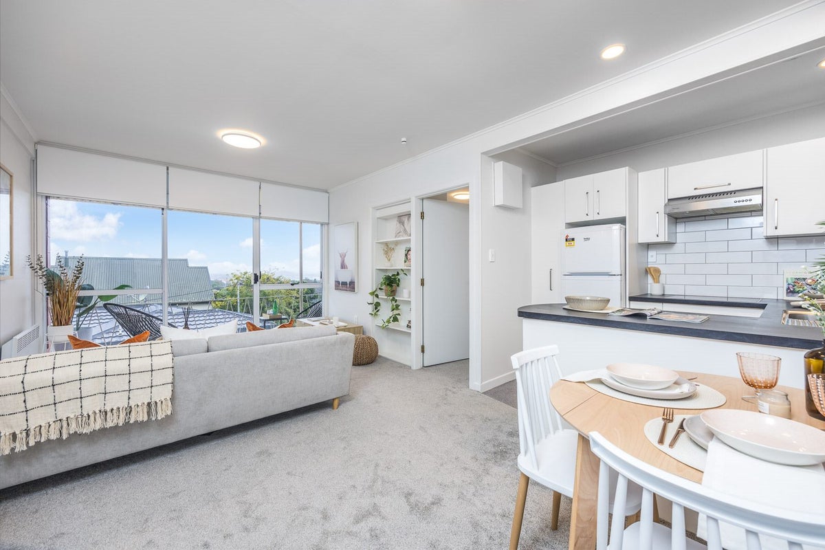 7/219 Onewa Road, Birkenhead, Auckland - Carousel 1