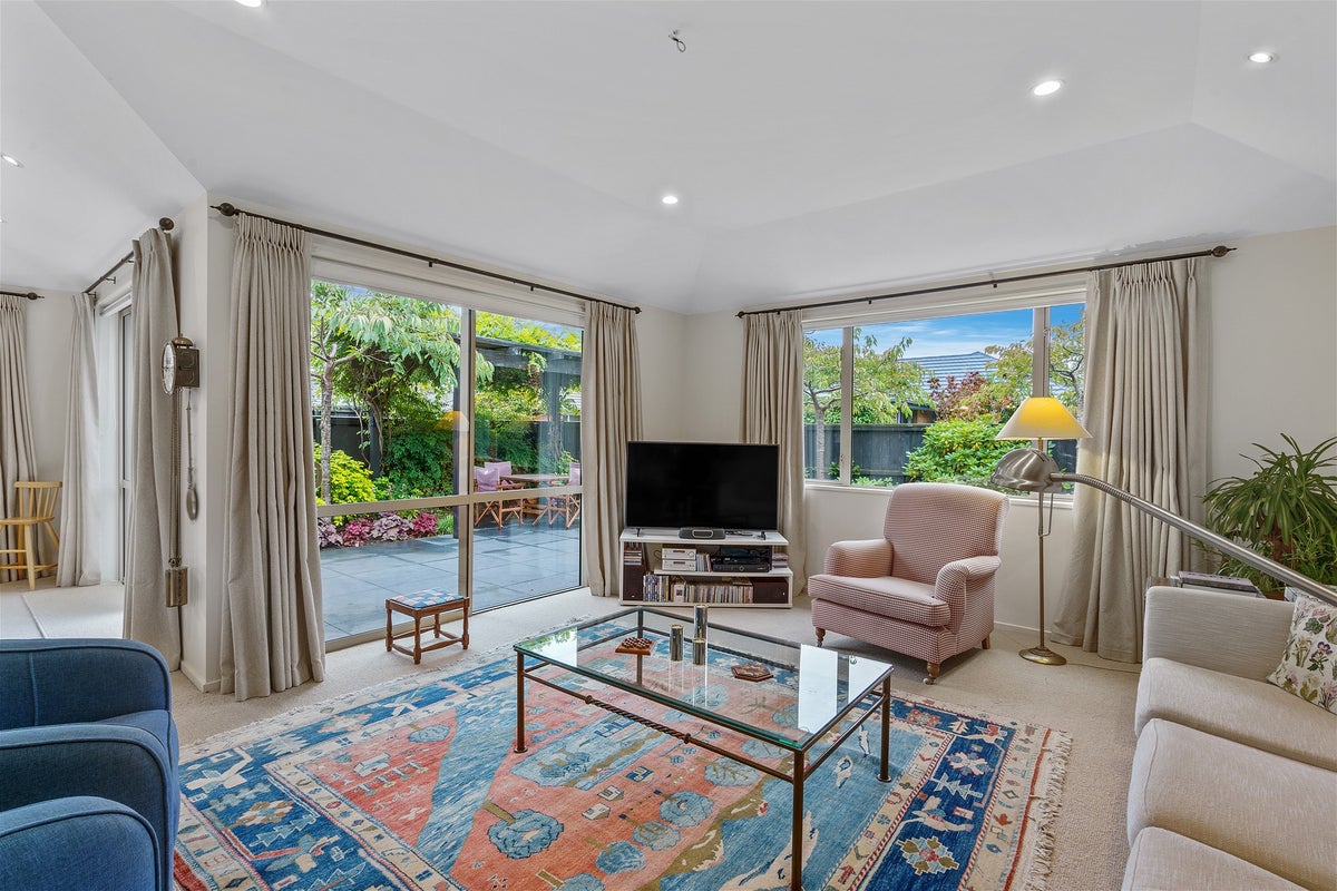 4 Piper Lane, Beckenham, Christchurch - Carousel 2