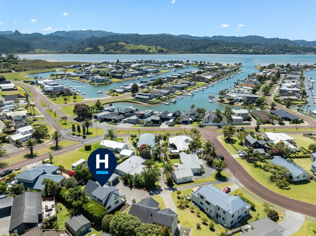 106 The Yardarm, Pauanui - Carousel 39