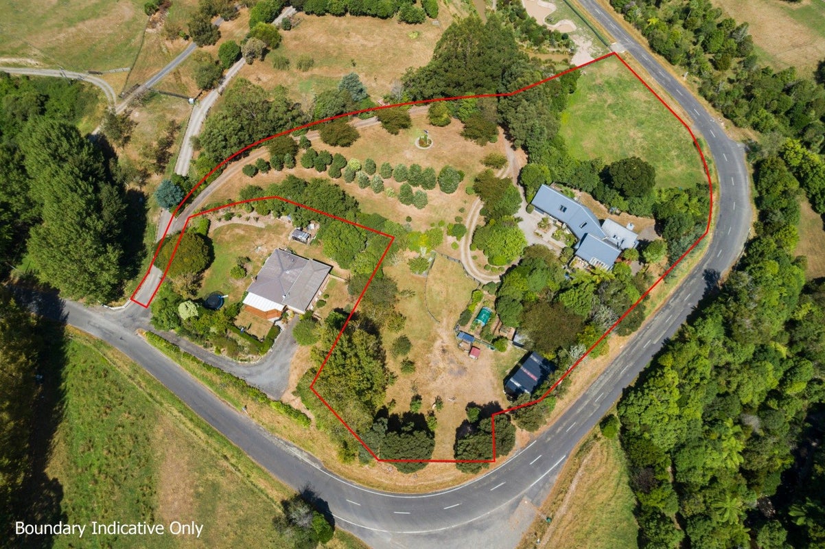 355 Turitea Road, Turitea, Palmerston North - Carousel 1