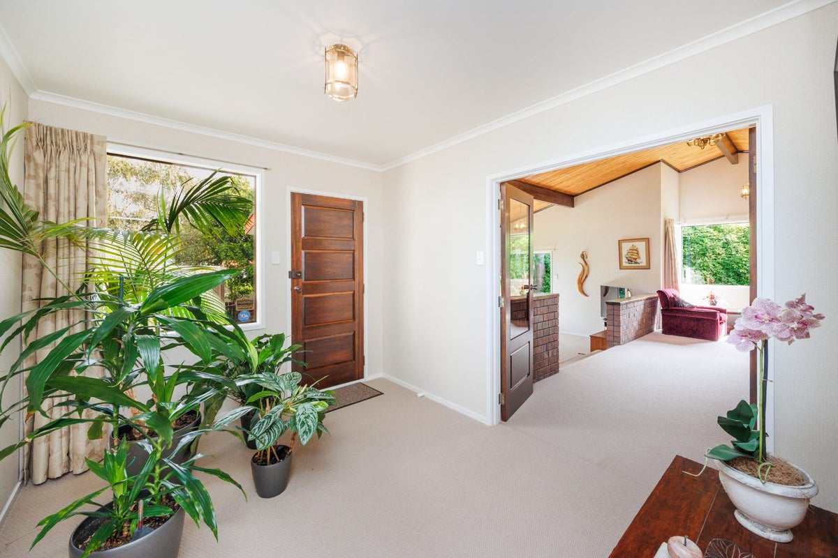 10 Epsom Road, Hokowhitu, Palmerston North - Carousel 2
