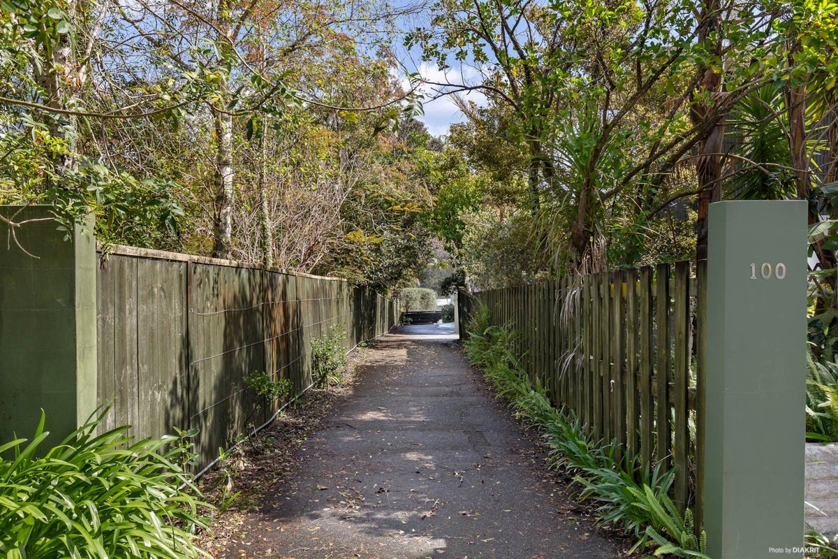 3/100 Aberdeen Road, Campbells Bay, Auckland - Carousel 1