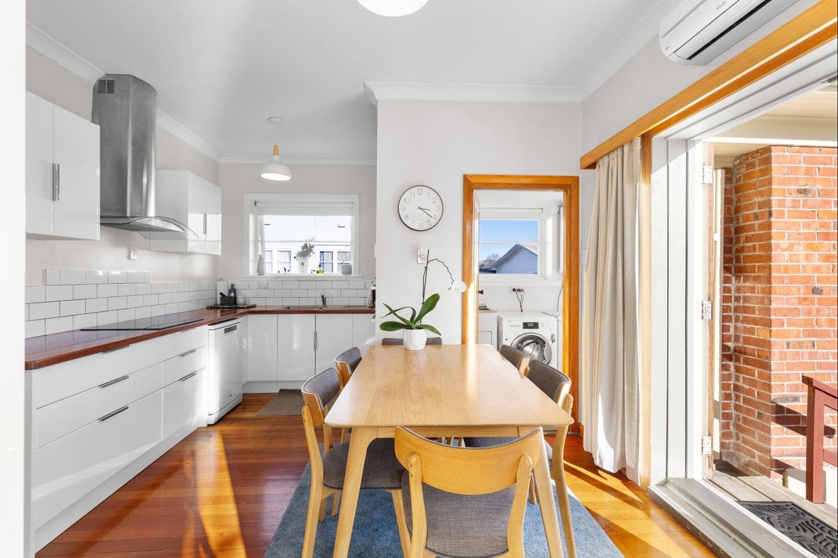 79 Savage Crescent, West End, Palmerston North - Carousel 2