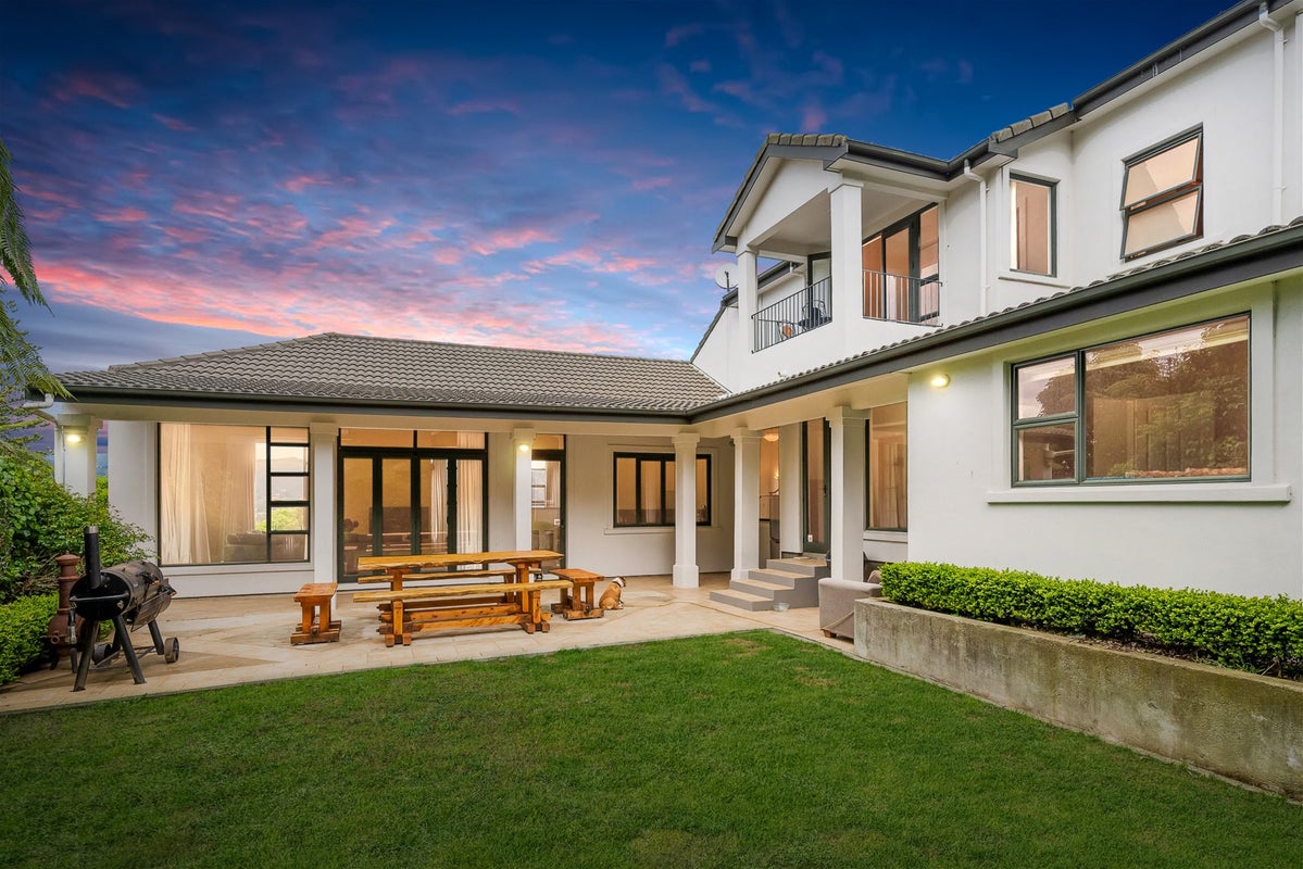 1 Corrondella Grove, Belmont, Lower Hutt - Carousel 1