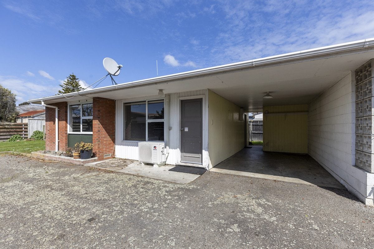 4/10 Kowhai Avenue, Takaro, Palmerston North - Carousel 1