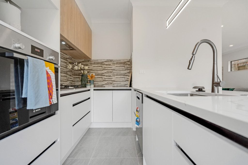 61B Hillcrest Road, Papatoetoe, Auckland - Carousel 2