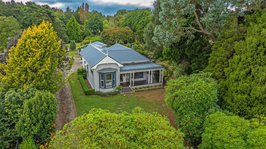 20 Edwards Street, Kimbolton, Feilding - Carousel 1