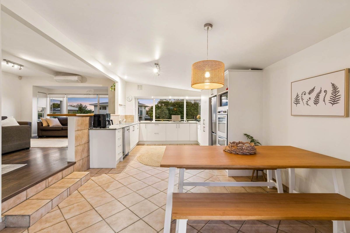 3 Tupaki Place, Pakuranga Heights, Auckland - Carousel 2