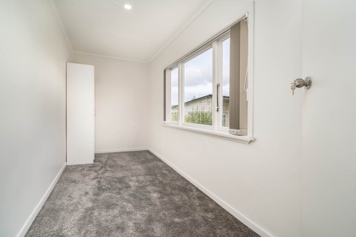 61 Awaroa Road, Sunnyvale, Auckland - Carousel 18