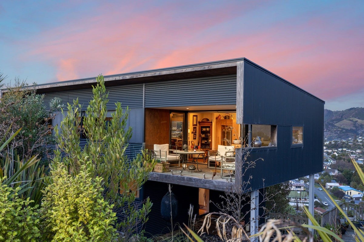 163 Princes Drive, Britannia Heights, Nelson - Carousel 1