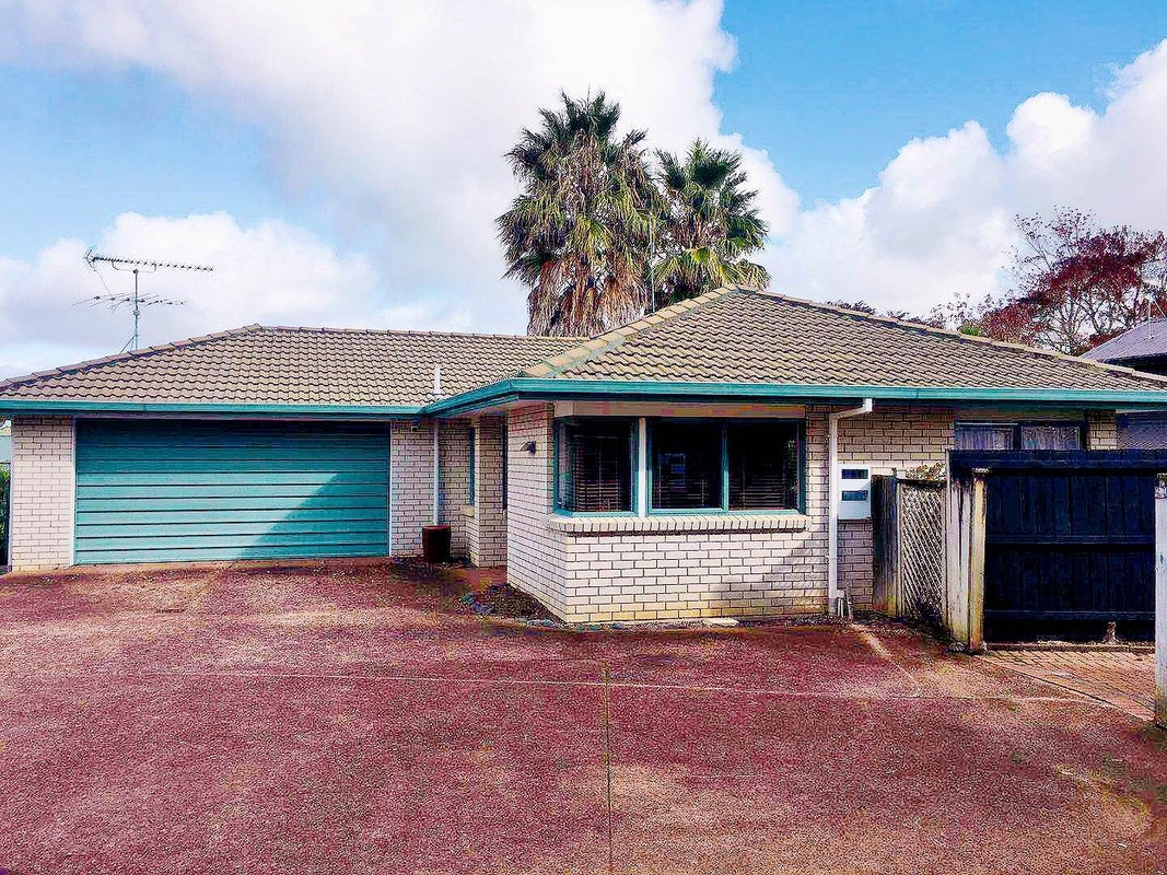 2/77A Wellington Street, Howick, Auckland - Carousel 1