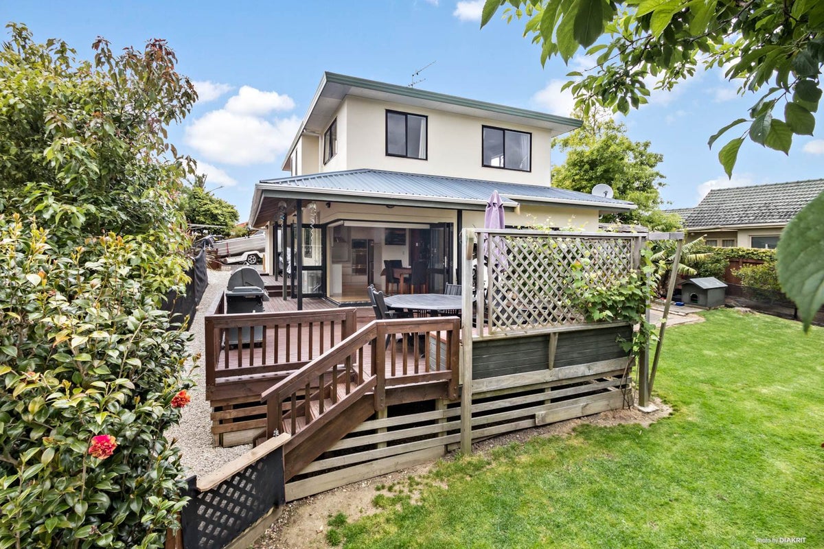66A Frederick Street, Hillsborough, Auckland - Carousel 1