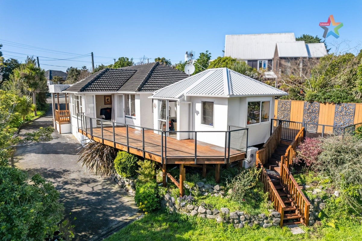 13 Bermer Road, Belmont, Lower Hutt - Carousel 1